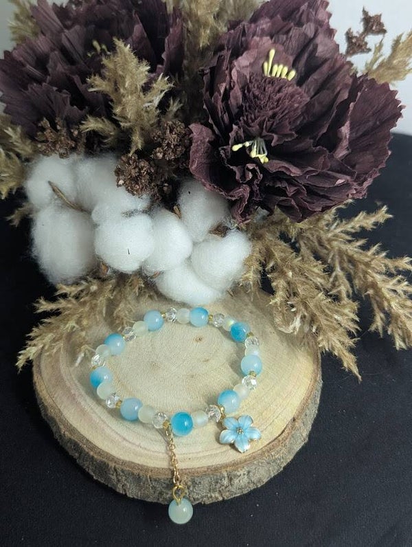 Armband Blau und Weiß mit Anhänger "Blüte"