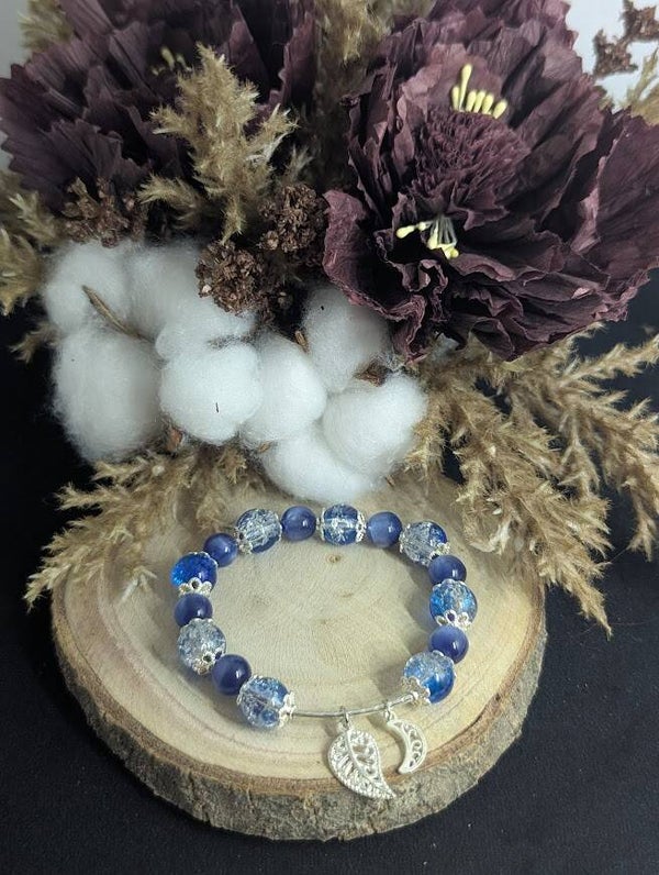 Armband Blau mit Anhänger "Blatt"