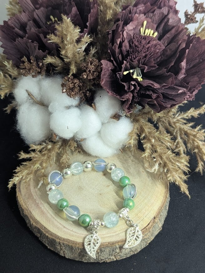 Armband Grün und Blau mit Anhänger "Blatt"