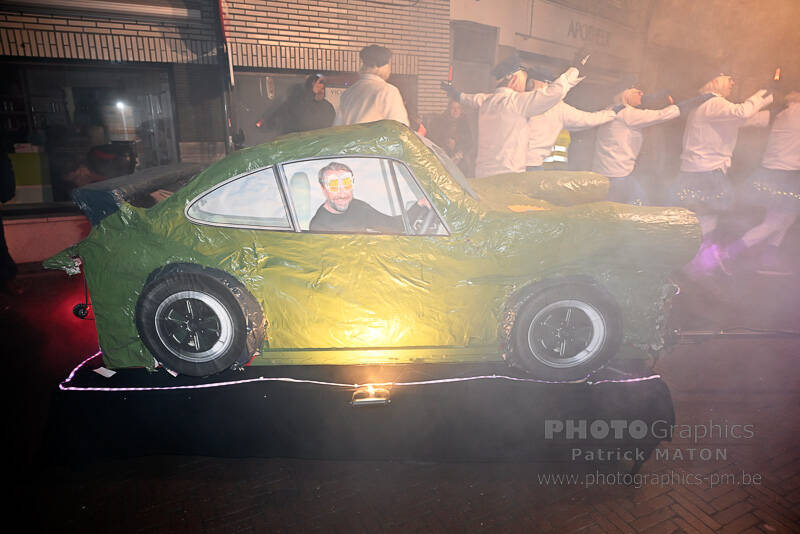 _car1221-standard-lj0bby.jpg