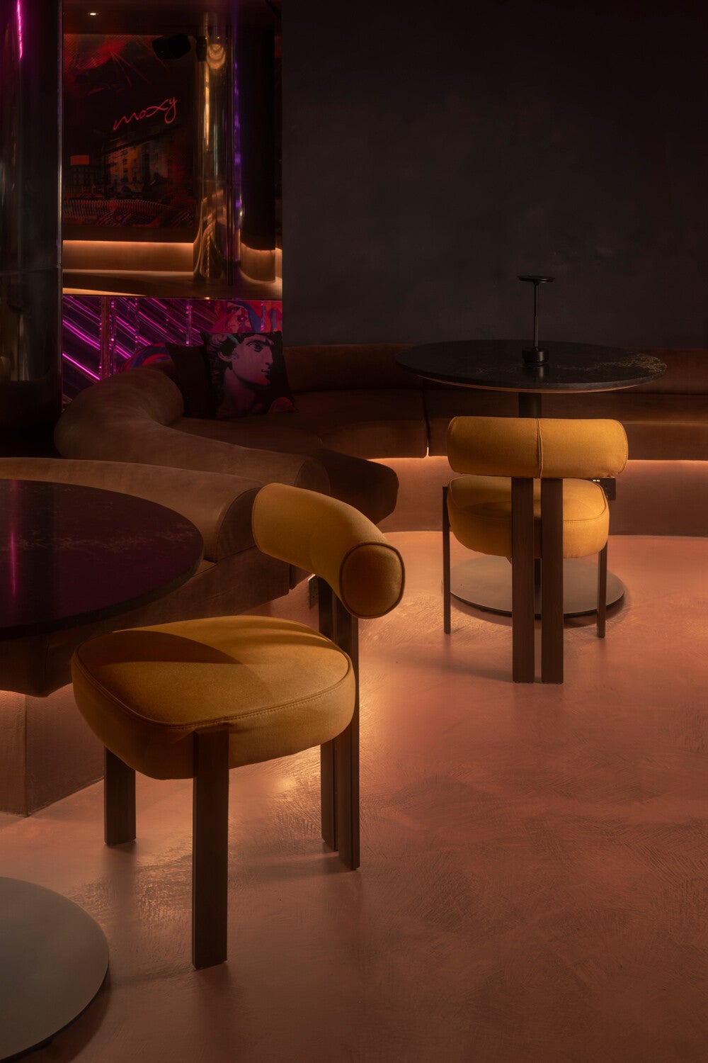 2026_06_moxy-hotel-london-interiors_solidro_3-standard.jpg