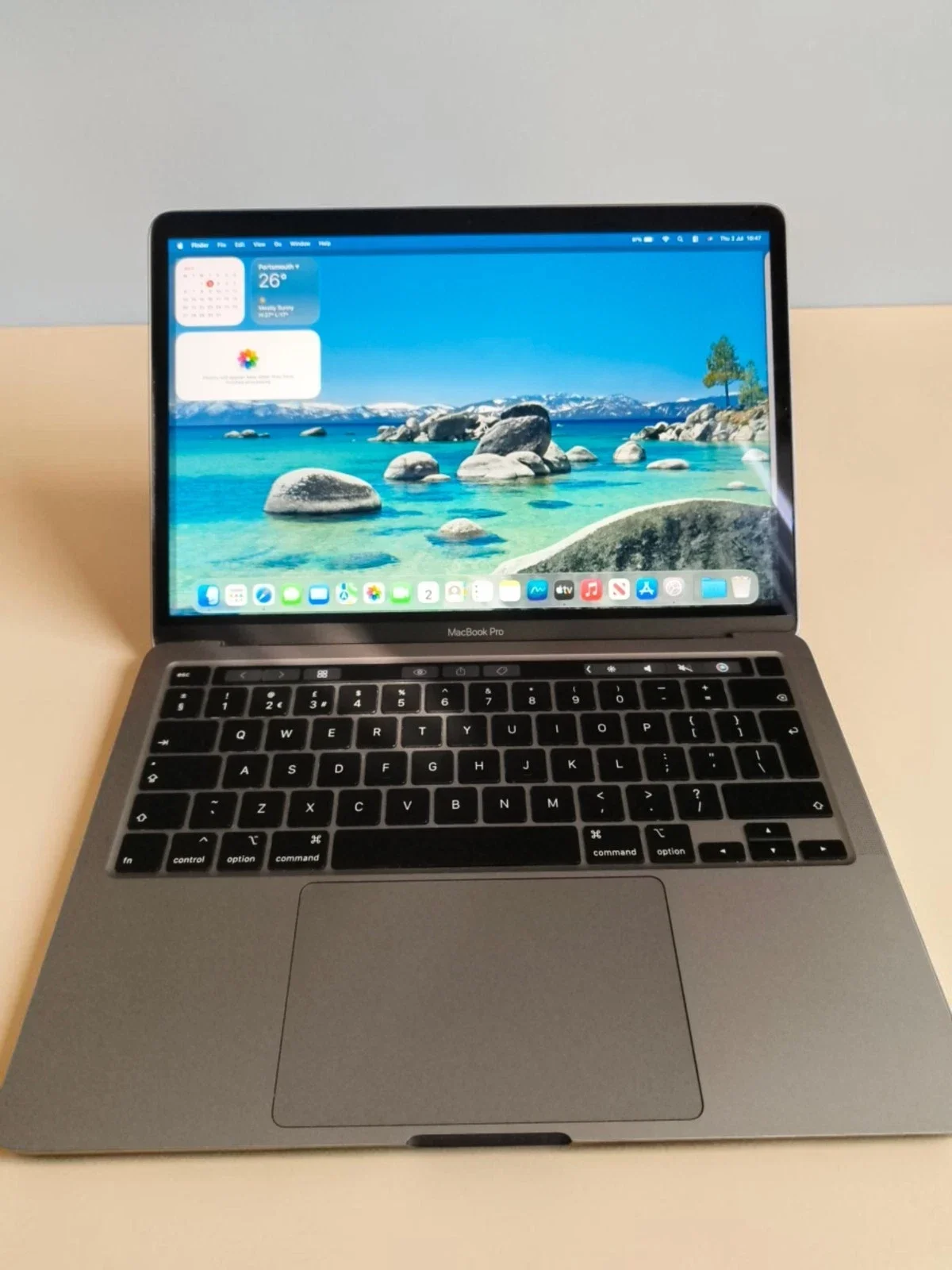 Apple MacBook Pro 13.3" (512GB SSD, Intel i5 10th Gen., 2GHz, 16GB) Grey Office 365
