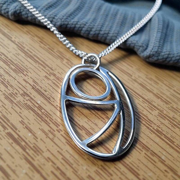 Oval Mac