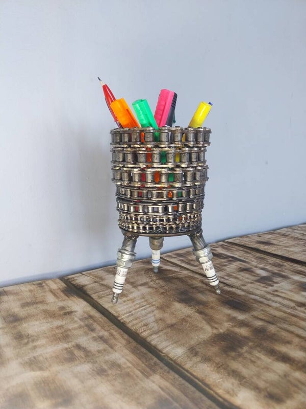 CREATION POT A CRAYON