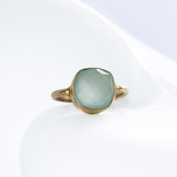 Silver chalcedony