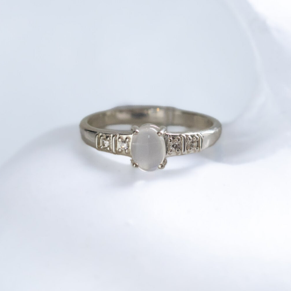 Silver moonstone ||