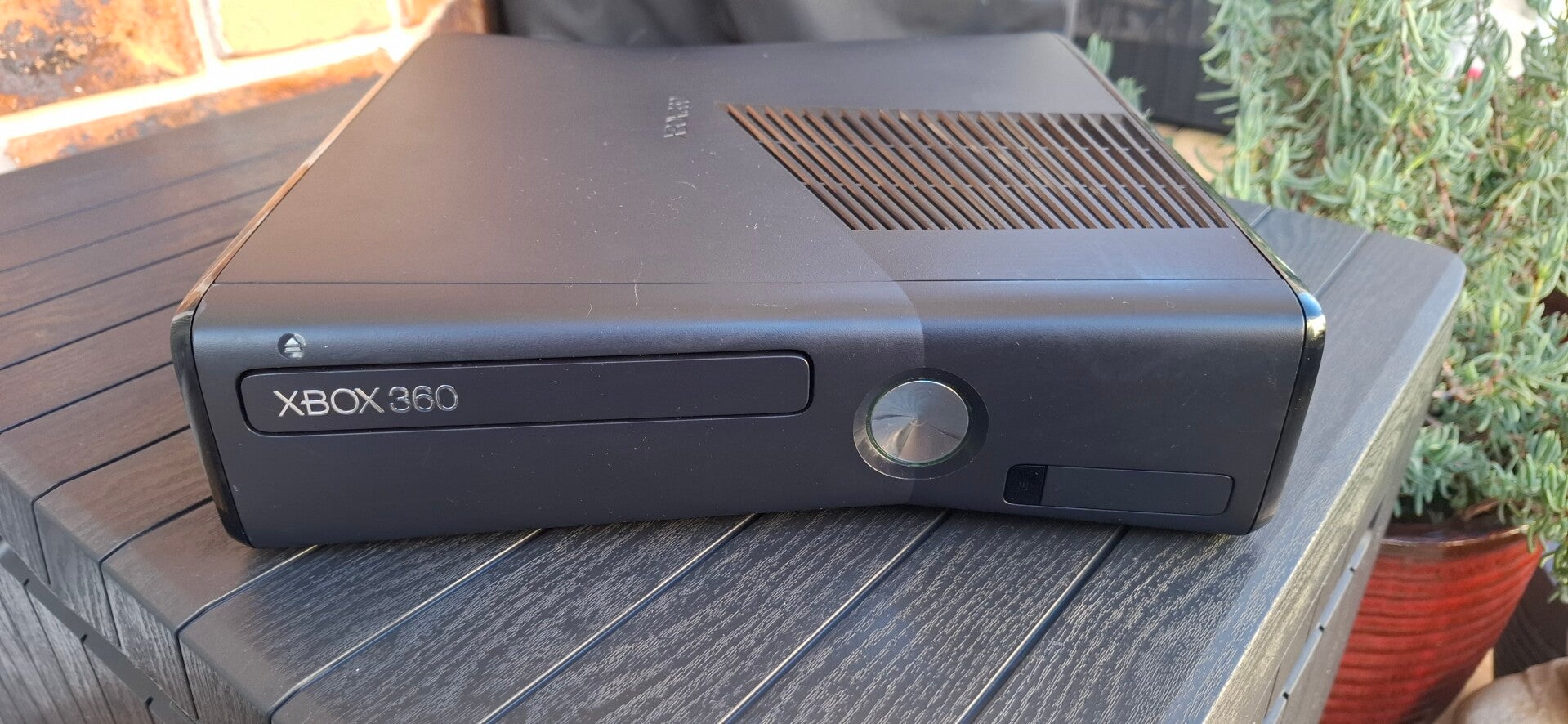 Xbox 360 RGH3 Corona Console 500GB
