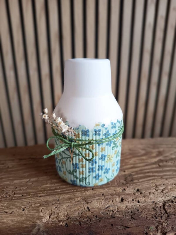 Vase mit Blumenmuster