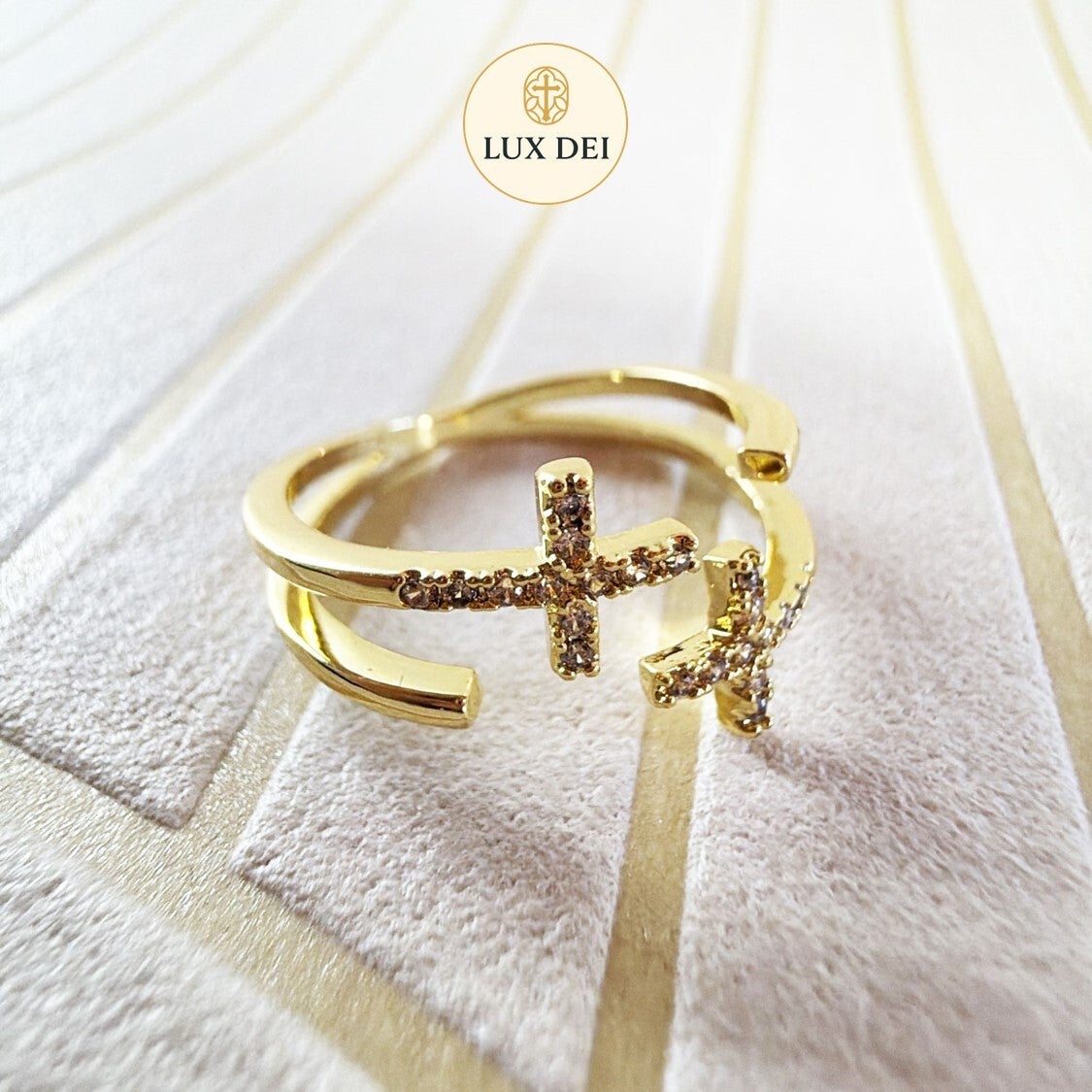 💎 Bague Double Croix Dorée – Zircon et Acier Inoxydable Réglable