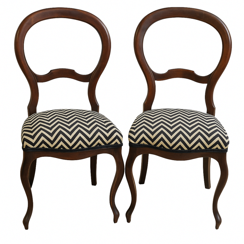 set-antieke-stoelen-met-zwart-wit-zigzagstof-creatief-gestoffeerd-door-meubelstoffeerder-ays-amsterdam-standard-f7zf8y.png