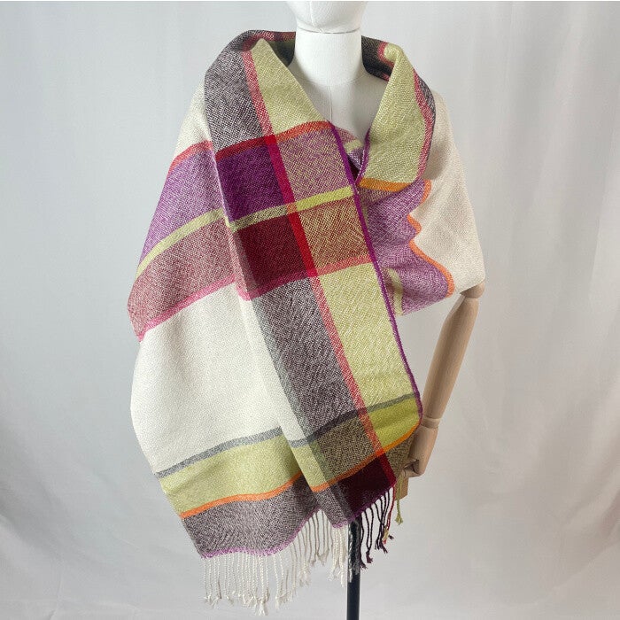 Grande écharpe alpaga motif carreaux rose