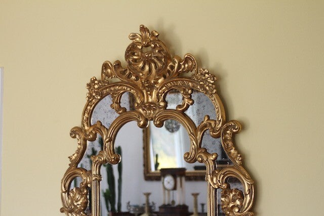 Grosser Prunkspiegel mit Konsole