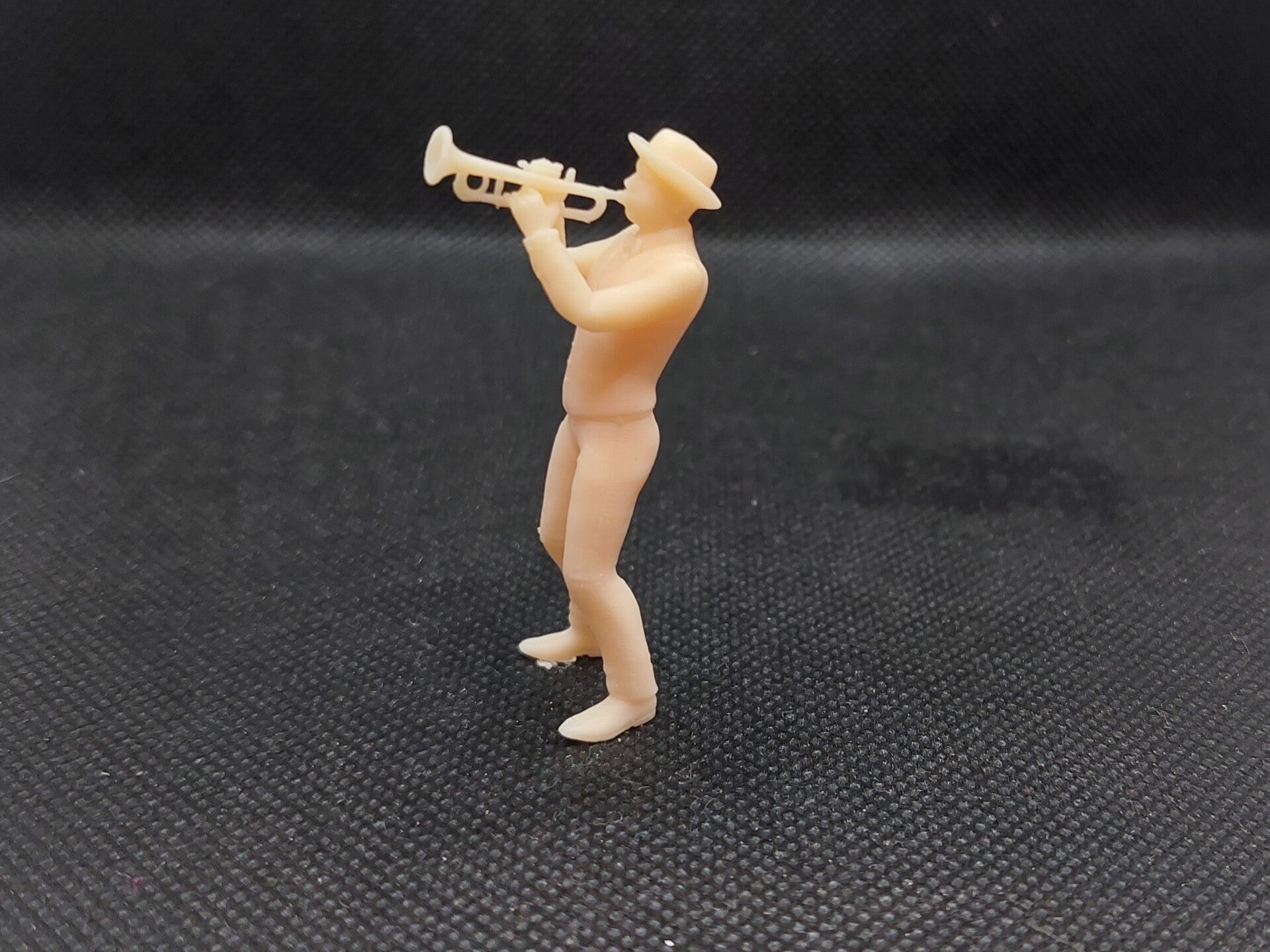 K092 - Mann mit Trompete