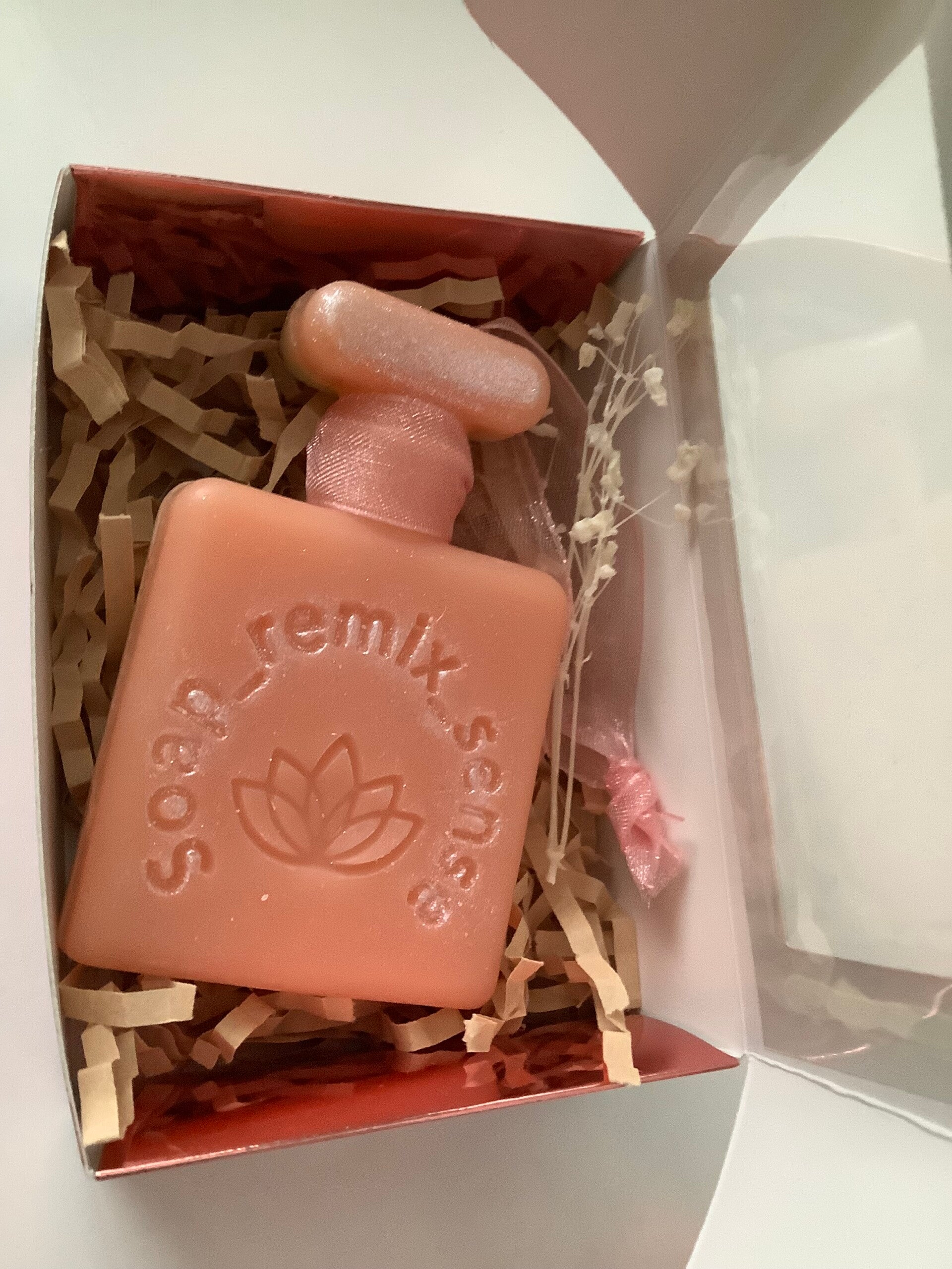 Eau de Savon – Ein Hauch von Glamour für dein Ba