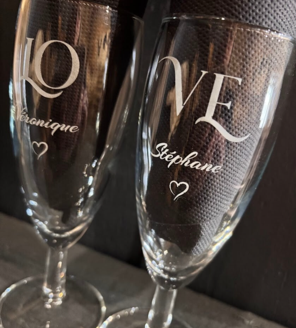 2 Flûtes (verres) à champagne "LOVE" à personnaliser