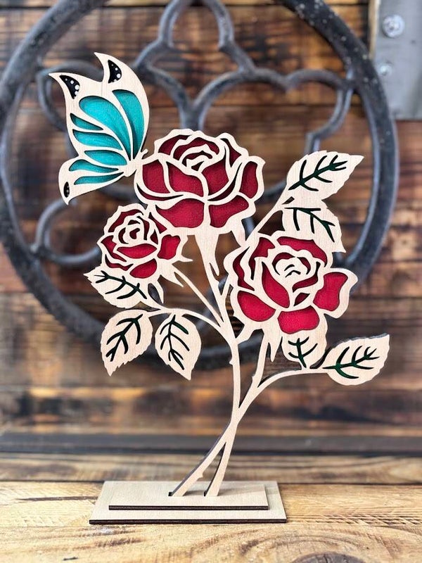 Bouquet de roses, papillon