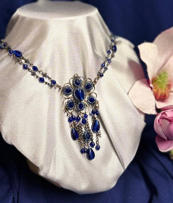 Vintage Statement Ketting met Kobaltblauwe Glaskralen en Filigraan Hanger