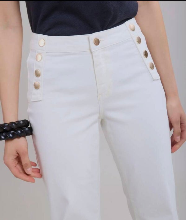 Witte bootcut jeans met knopen
