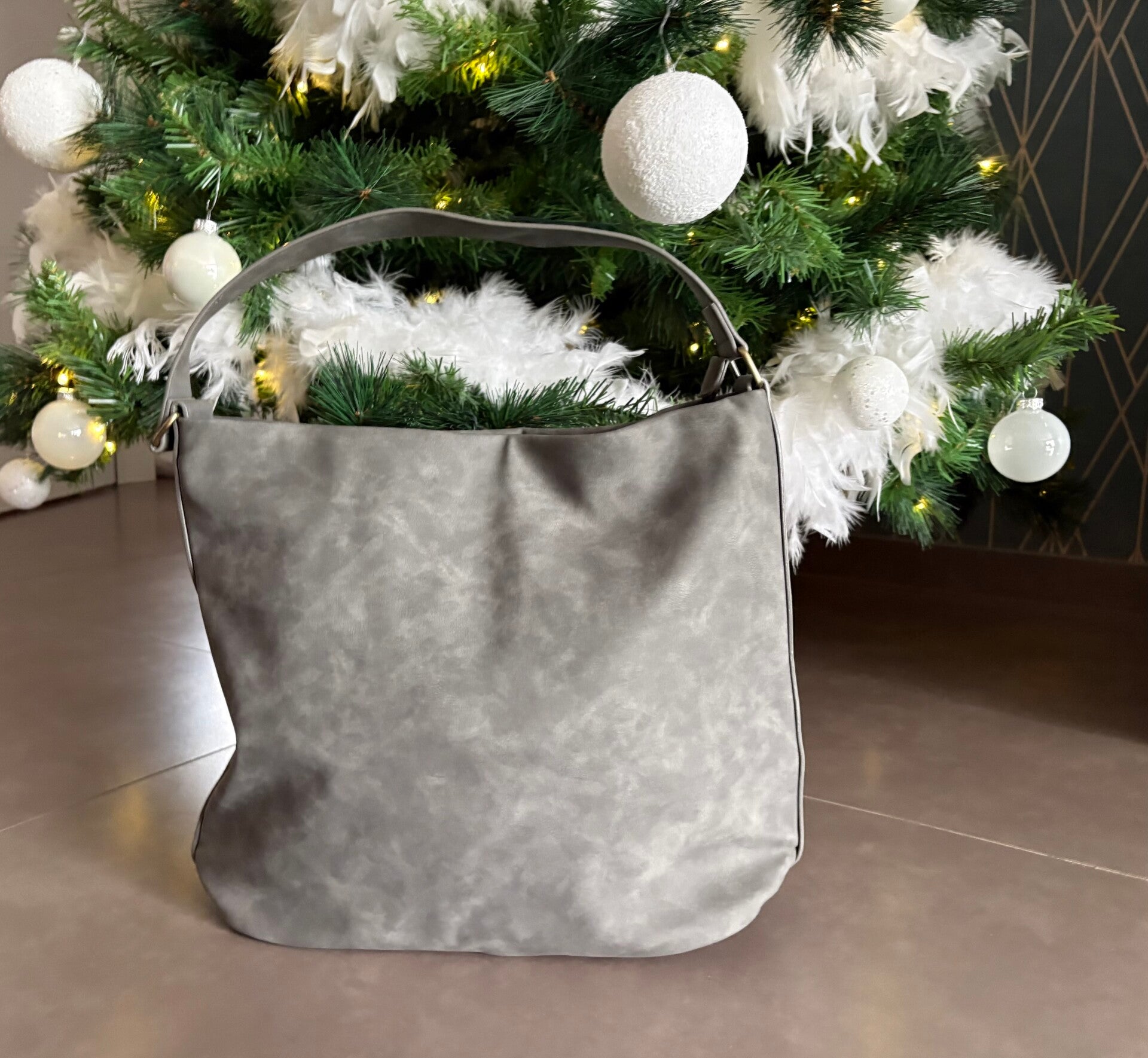 Grijze suède handtas