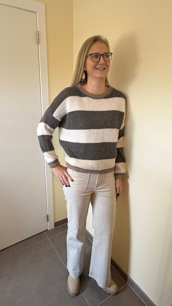 Grof gebreide pull met strepen (grijs)