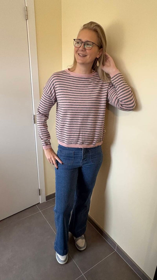 Fijn gebreide gestreepte pull (grijs/roos)