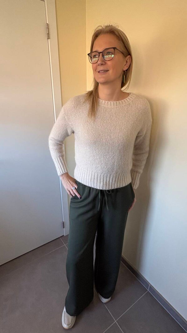 Donkergroene broek met elastische tailleband