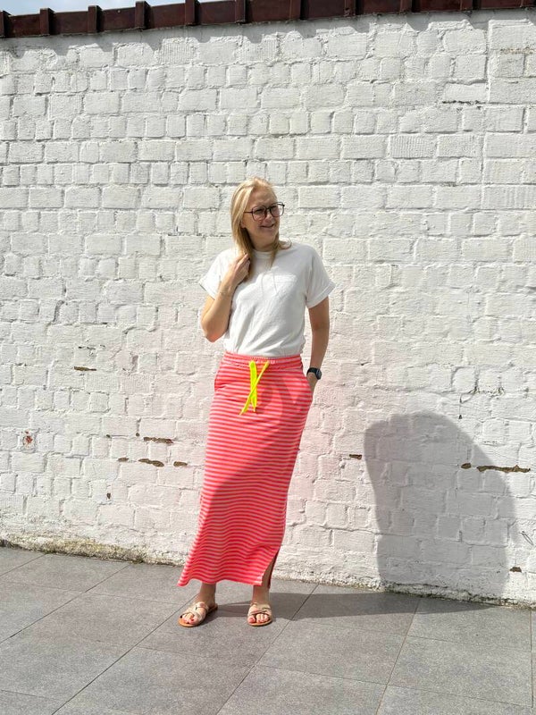 Lange roze gestreepte rok