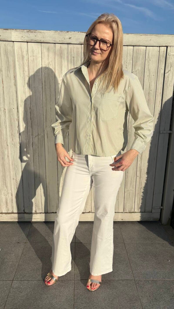 Groene blouse met fijne witte streep