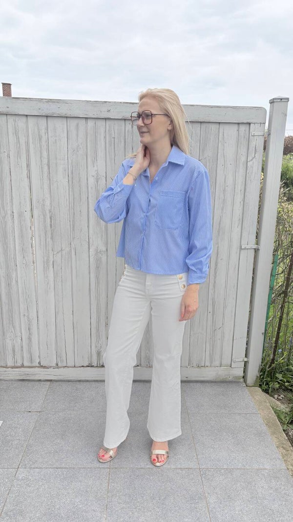 Blauwe blouse met fijne witte streep