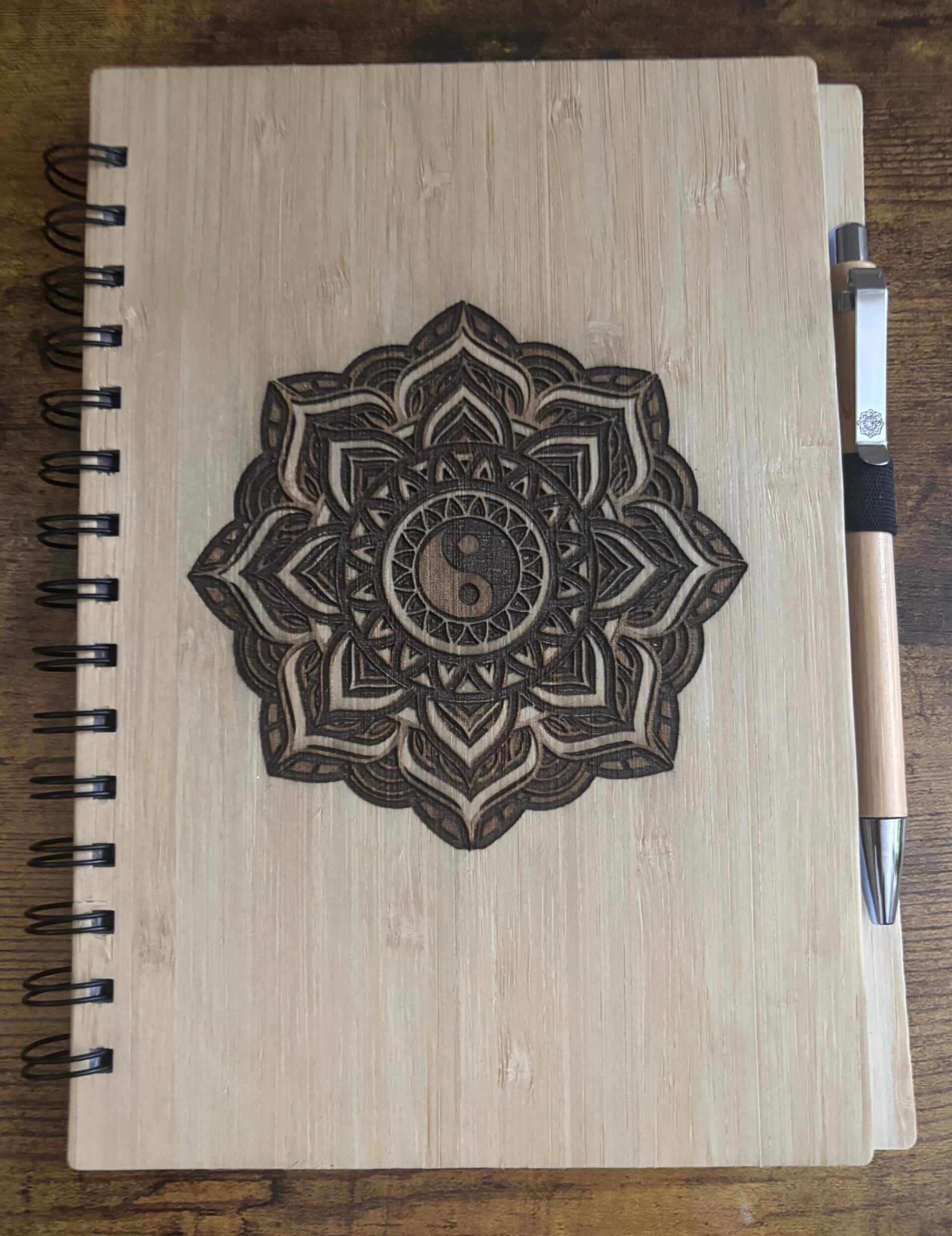 Carnet d'écriture + stylo : Mandala