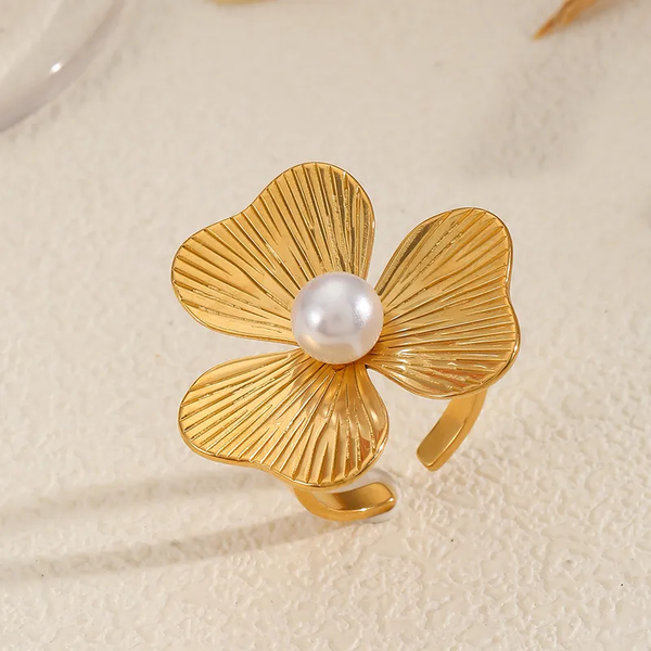 Bague fleur perlé