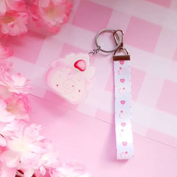 Kawaii Cakeroll keychain + Lanyard