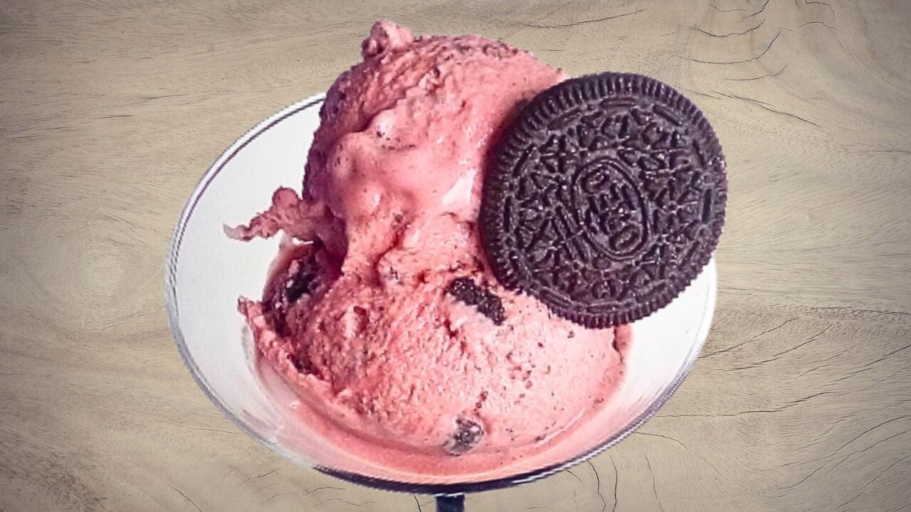 Oreo Erdbeer Cookie &amp; Cream Eis • Oreo Strawberry Cookie &amp; Cream Ice ...