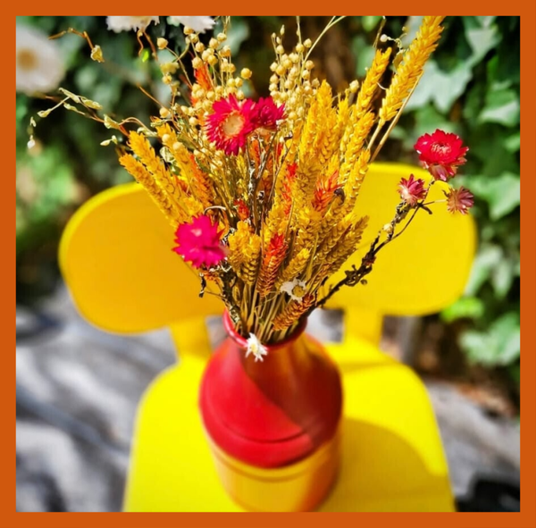 Alles-in-één: kleurrijk boeket in een bijpassende vaas