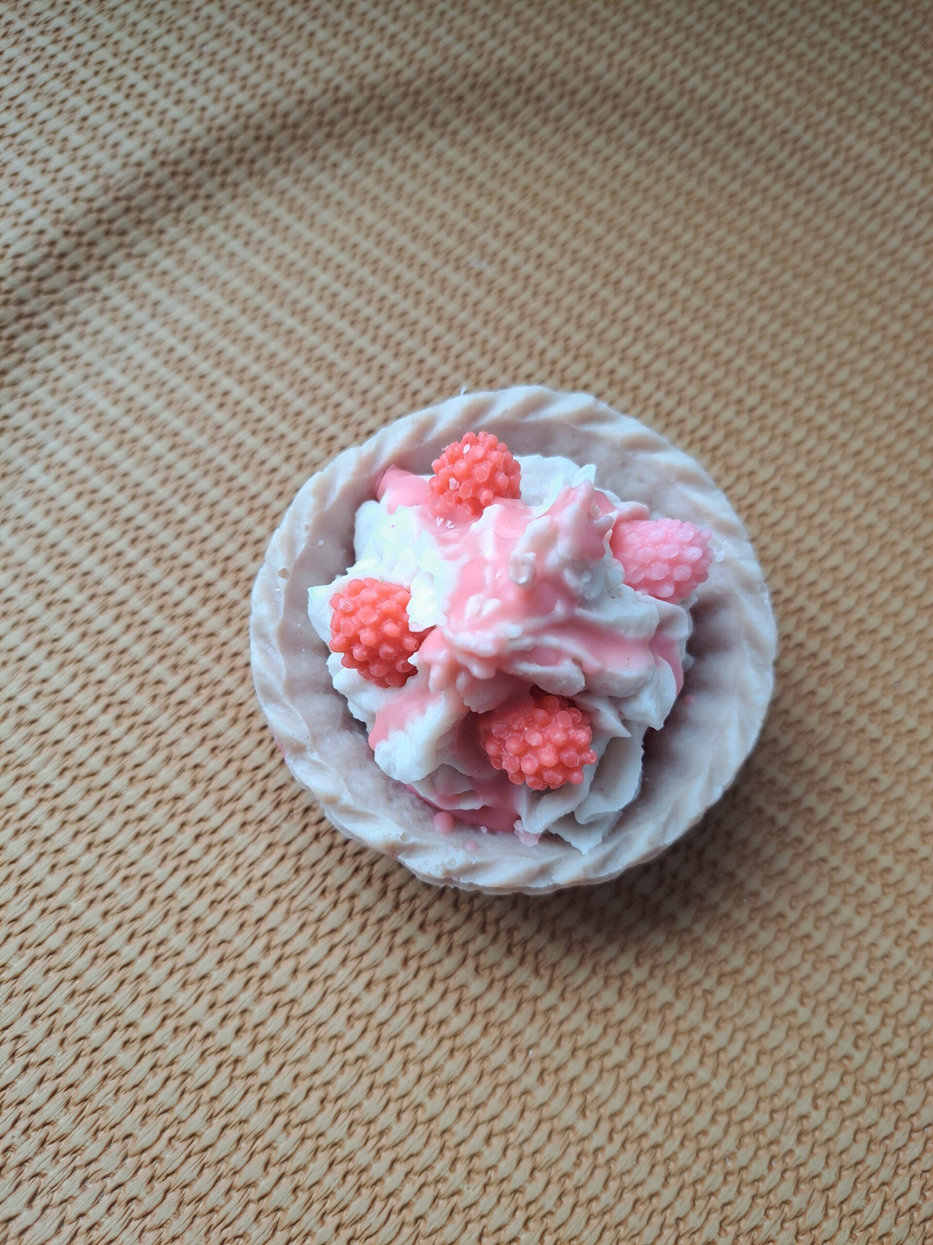 Muffin Keks Himbeere Kerze