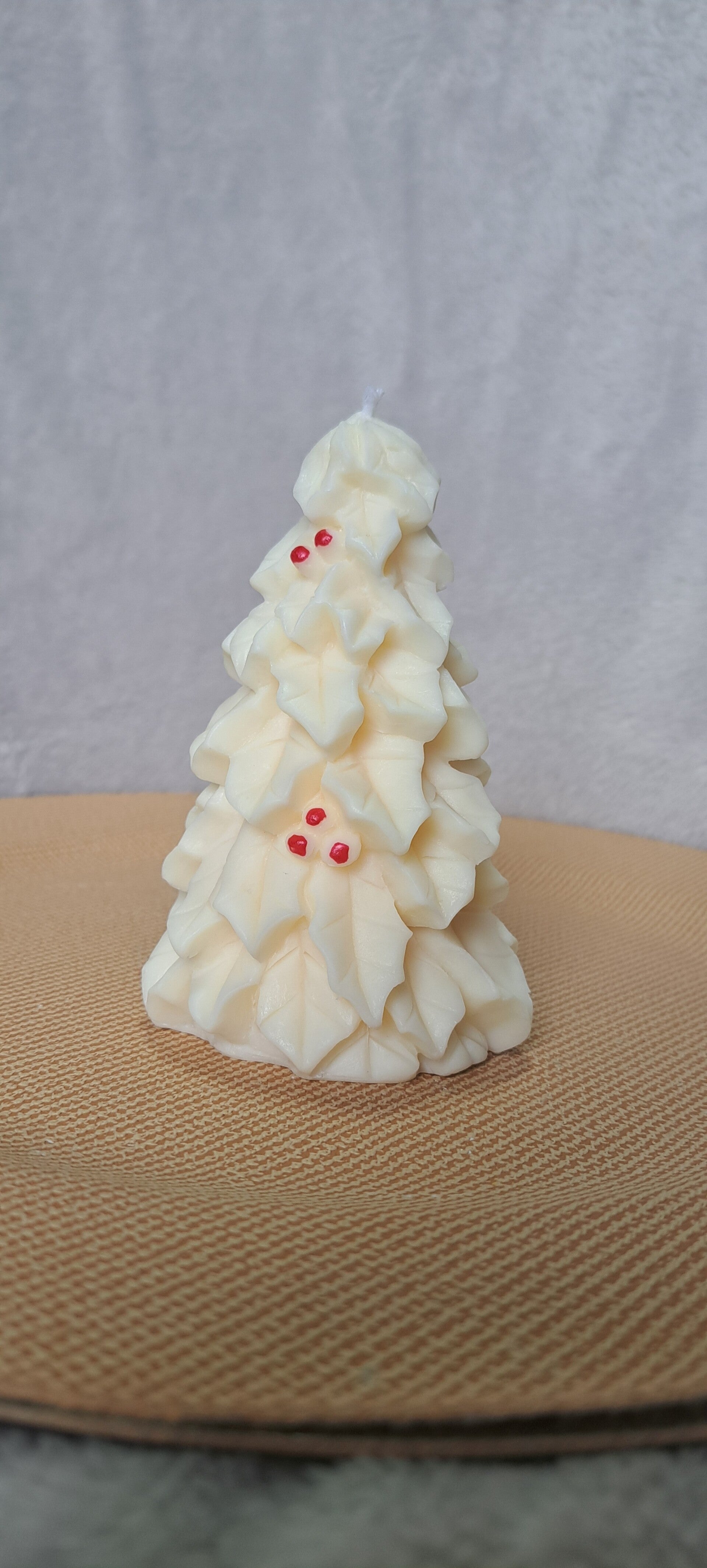 Tannenbaum mit Frucht