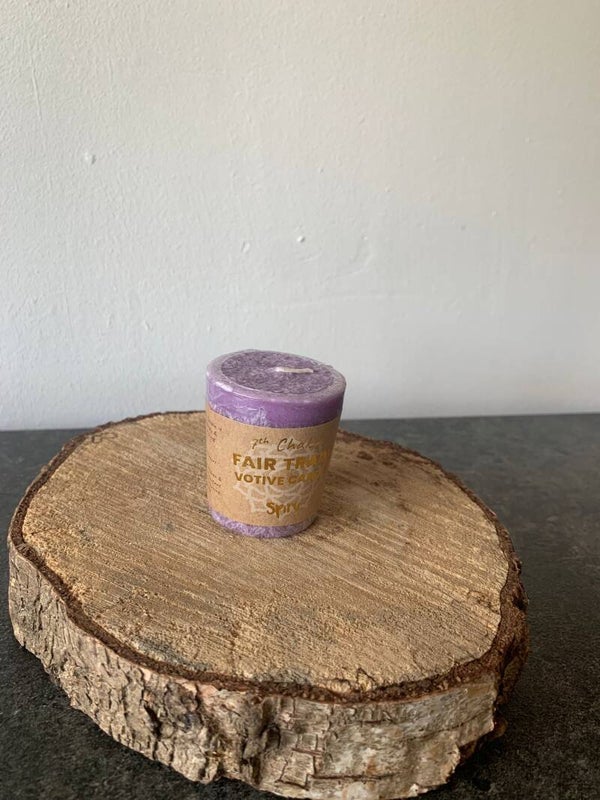 Chakra kaars : paars ( fair trade wenskaarsen)