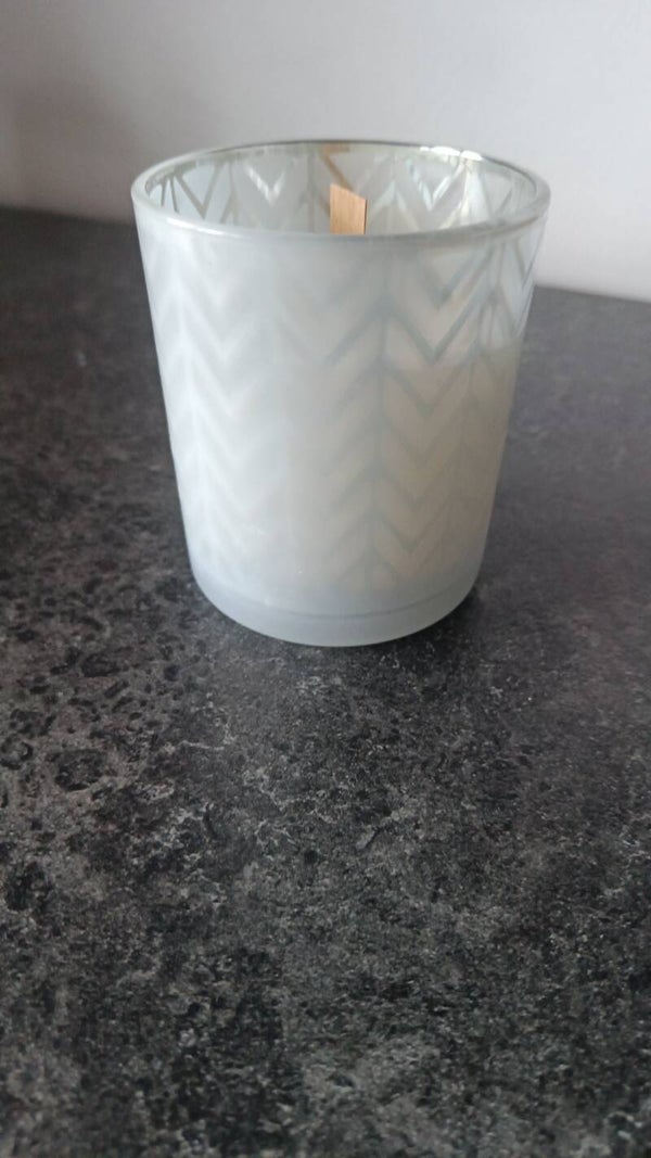 Self -made geurkaars ( winter orchid)