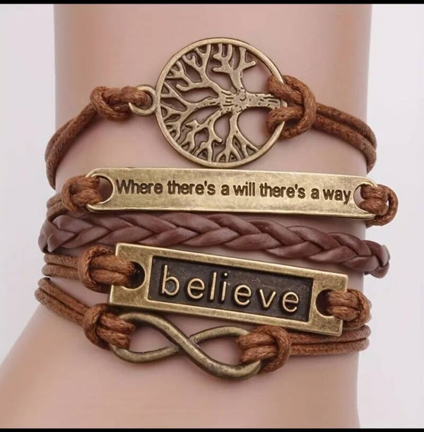 Armbandje ( tree of live)