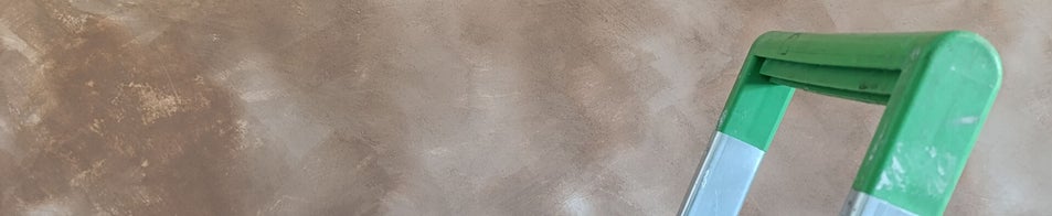 Kalkspachtel im Raum