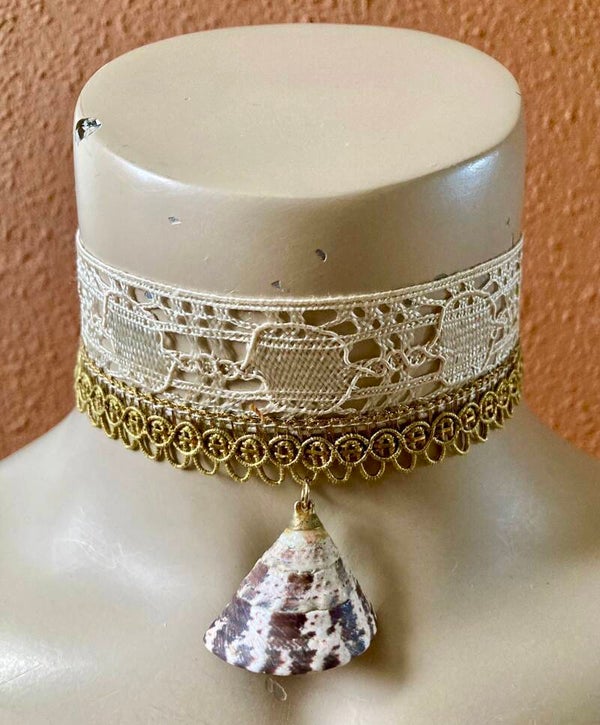 Bonsoir Saar vintage remade choker #49