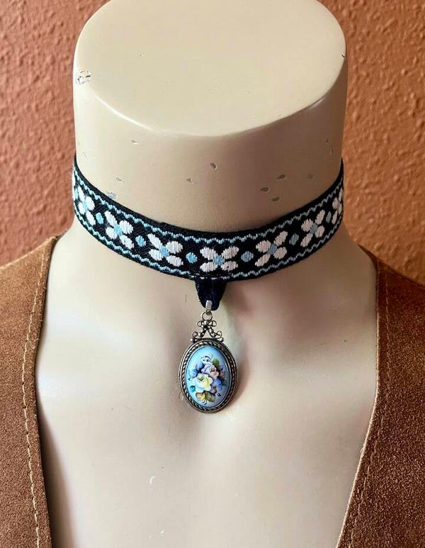 Bonsoir Saar vintage remade choker #20