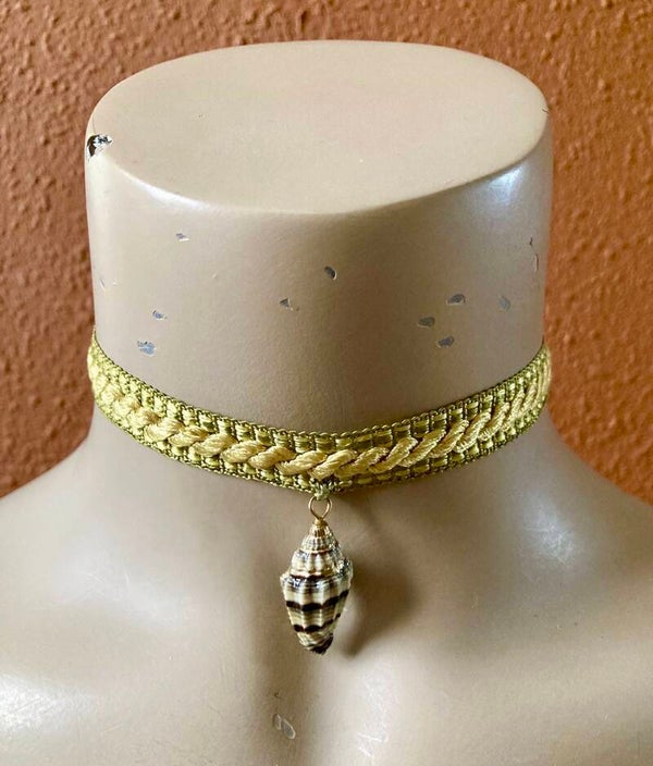 Bonsoir Saar vintage remade choker #53
