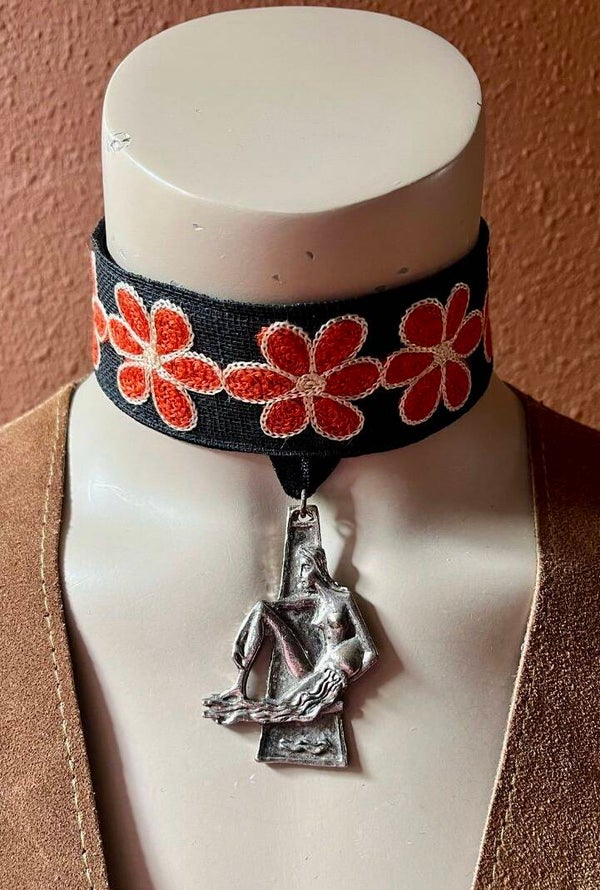 Bonsoir Saar vintage remade choker #21