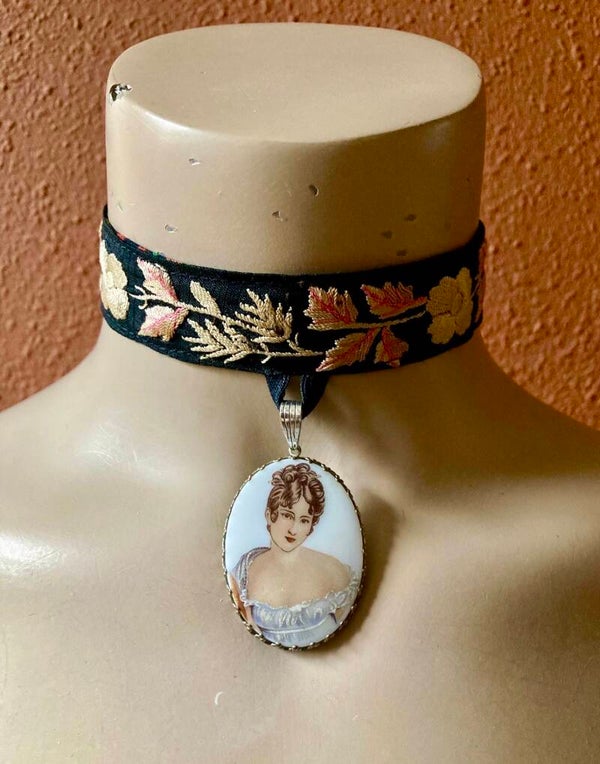 Bonsoir Saar vintage remade choker #57