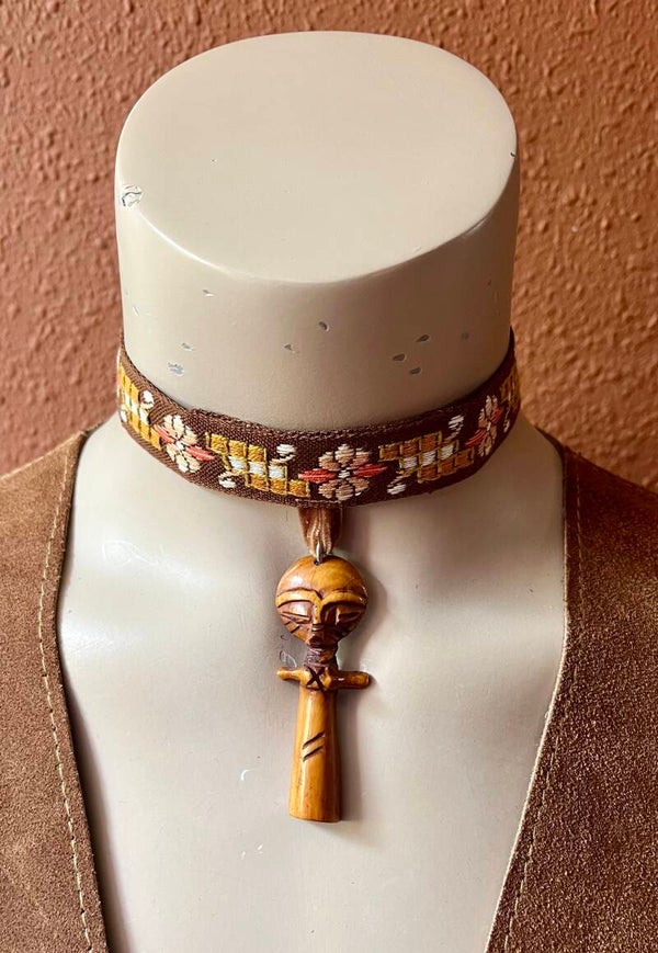 Bonsoir Saar vintage remade choker #34