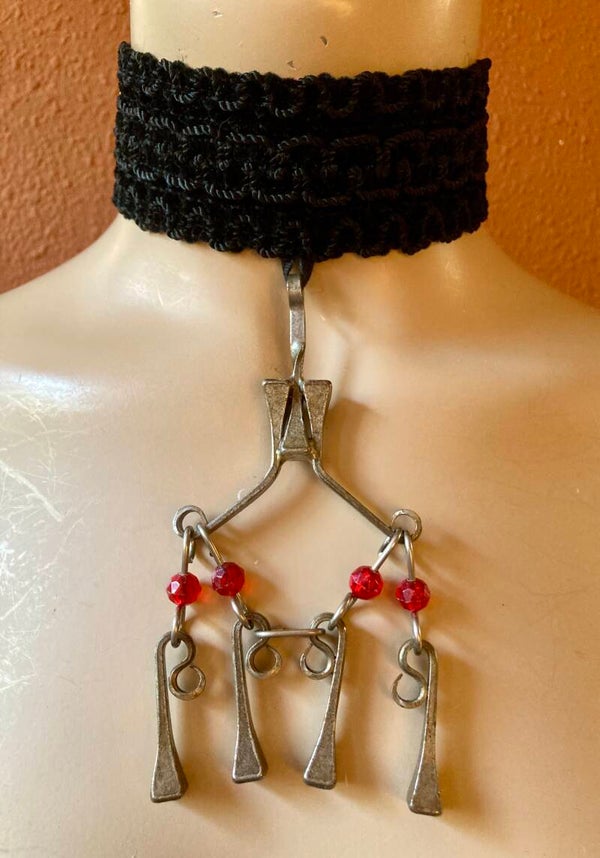 Bonsoir Saar vintage remade choker