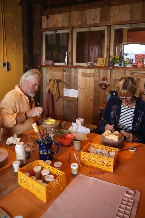 Keramiek workshop: bedel schilderen + kralenketting rijgen
