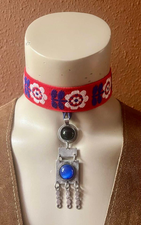 Bonsoir Saar vintage remade choker #43