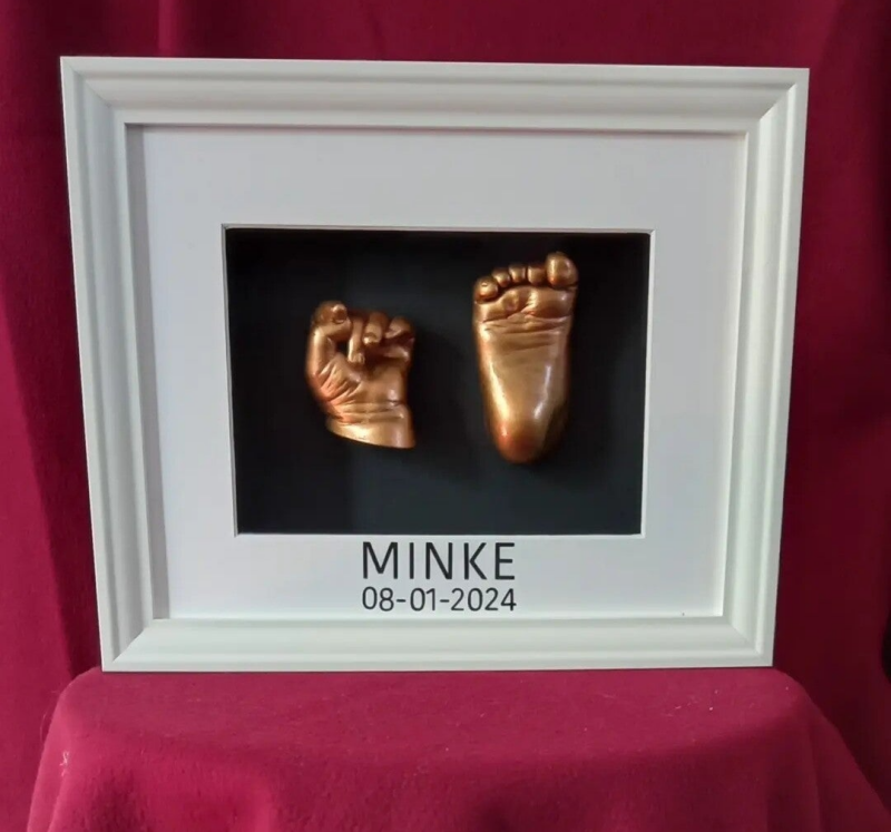 Leaflike Lifecasting, handje en voetje in lijst